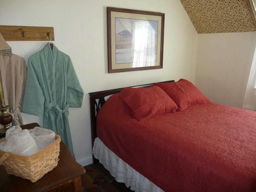 The Twin Lakes Inn Ngoại thất bức ảnh